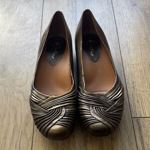 Earthies Vanya Brushed Gold Flats Women’s 11B